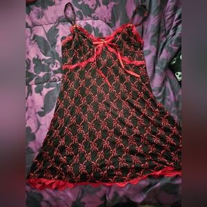 Elegant Red and Black Lace Chemise